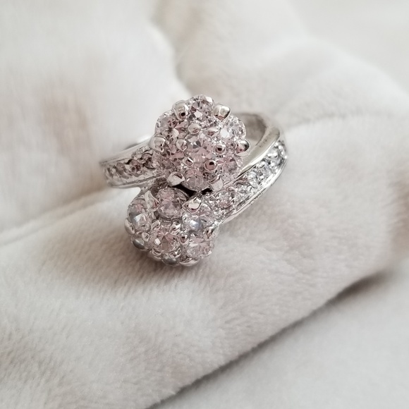 NEW rhinestone twist style Silver Ring Size 5 - Picture 4 of 4